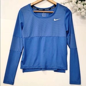 Nike Cropped Long Sleeve Top